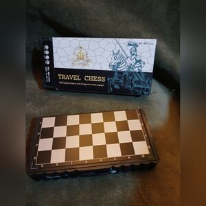 Ping Travel Chess Set - Black and White